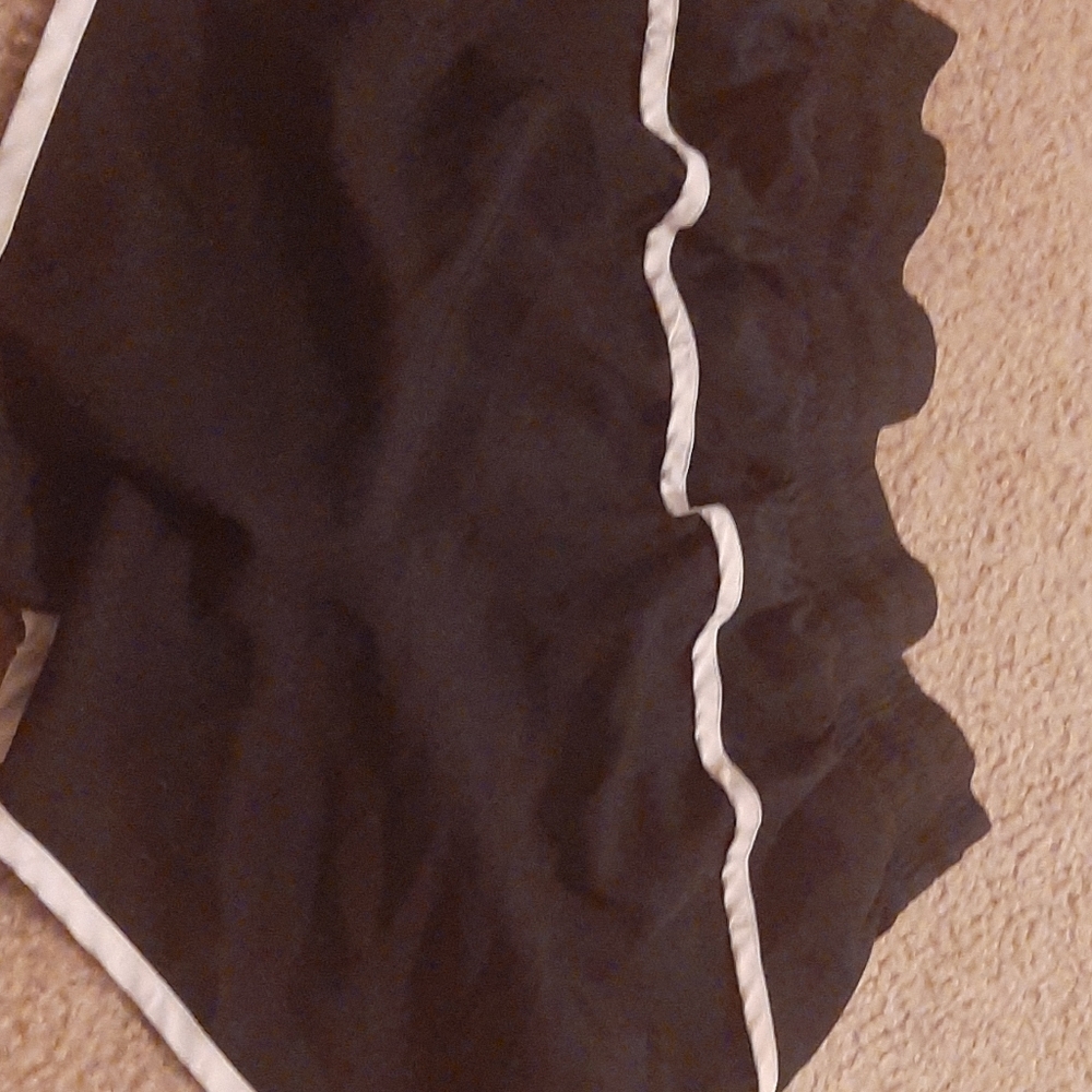 Shorts - Picture 2 of 3